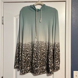 Lightweight hooded top